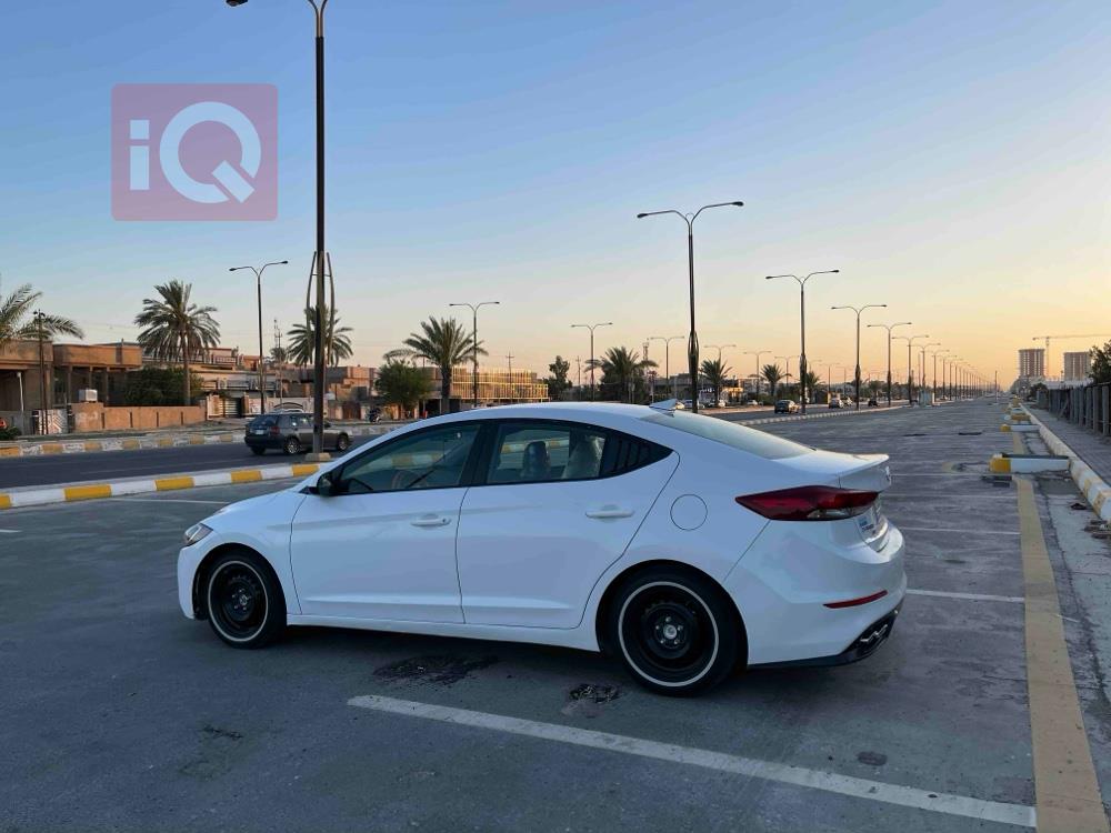 هيونداي النترا